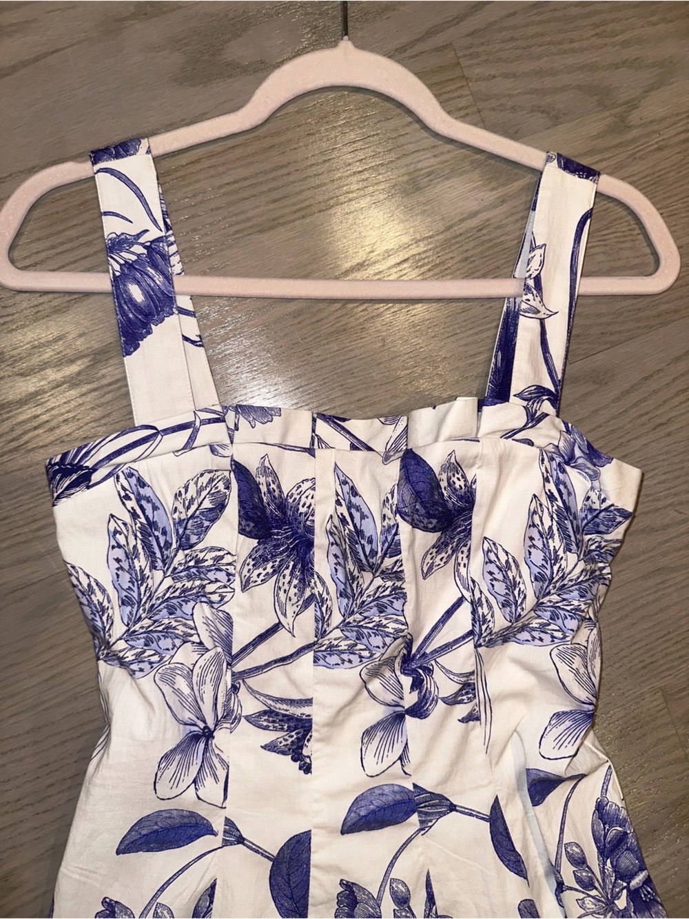 Avec Les Filles White Midi Dress with Blue Floral Print - Picture 2 of 3
